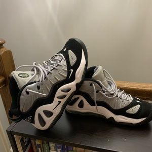 Nike Uptempo 97 size 9.5